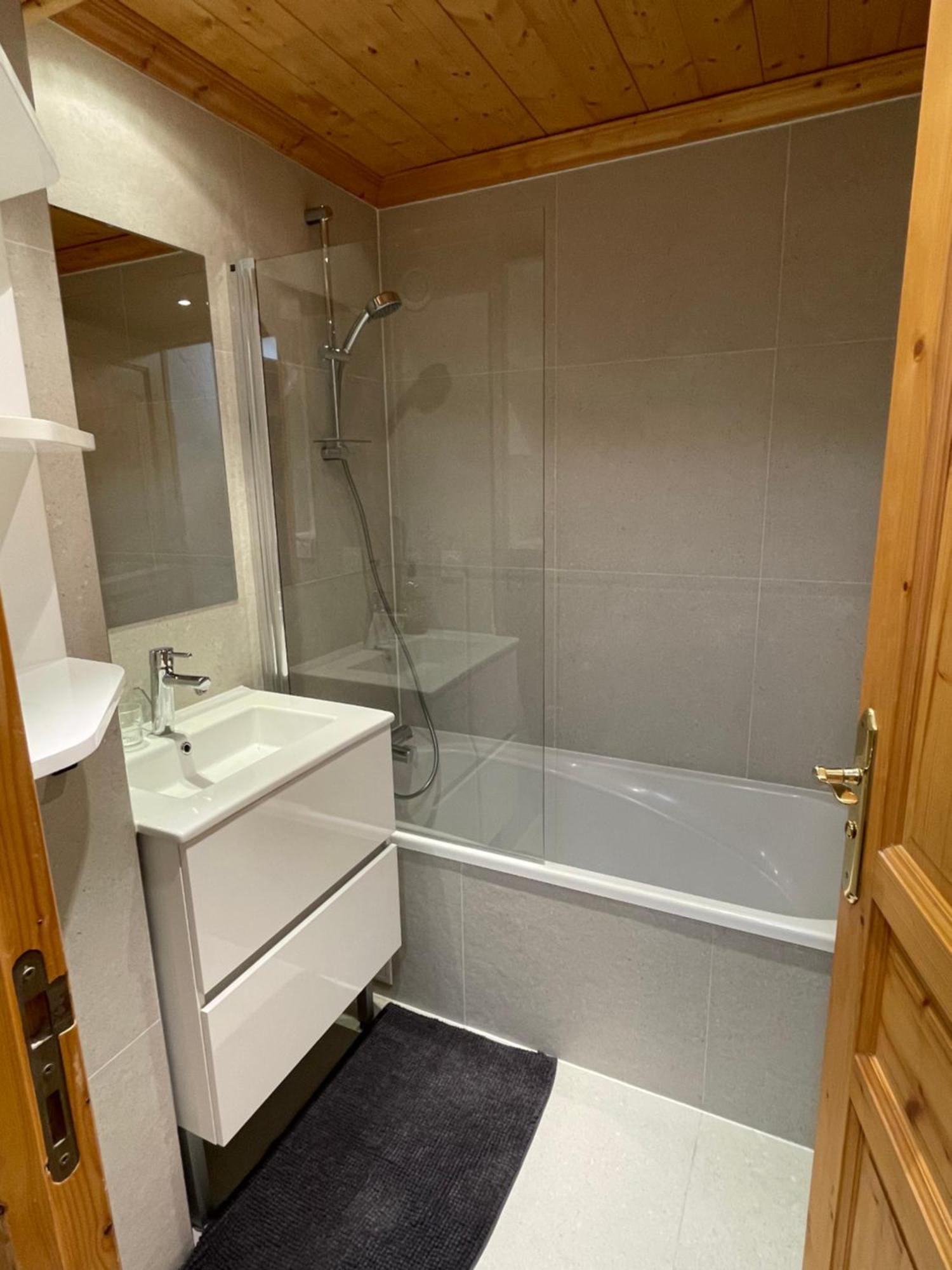 Meribel Centre La Chaudanne, Real Ski In And Out, 3 Bedrooms 2 Bathrooms Newly Renovated, Chalet L'Eperviere ภายนอก รูปภาพ